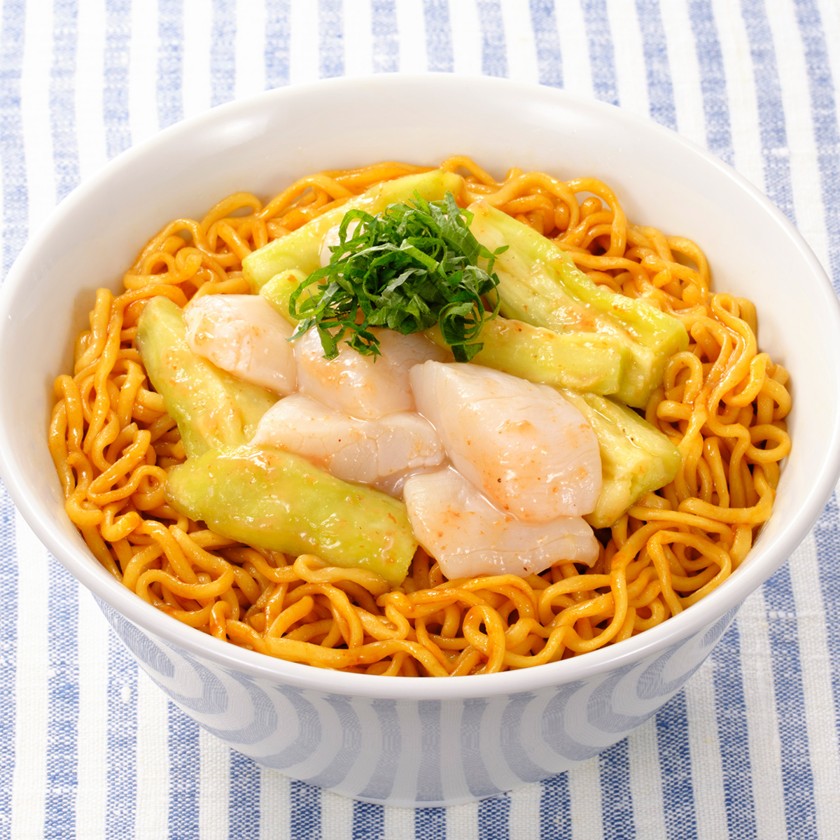 ナスとホタテの梅肉油そば