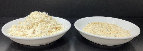 左：乾燥前のおから、右：乾燥後のおから